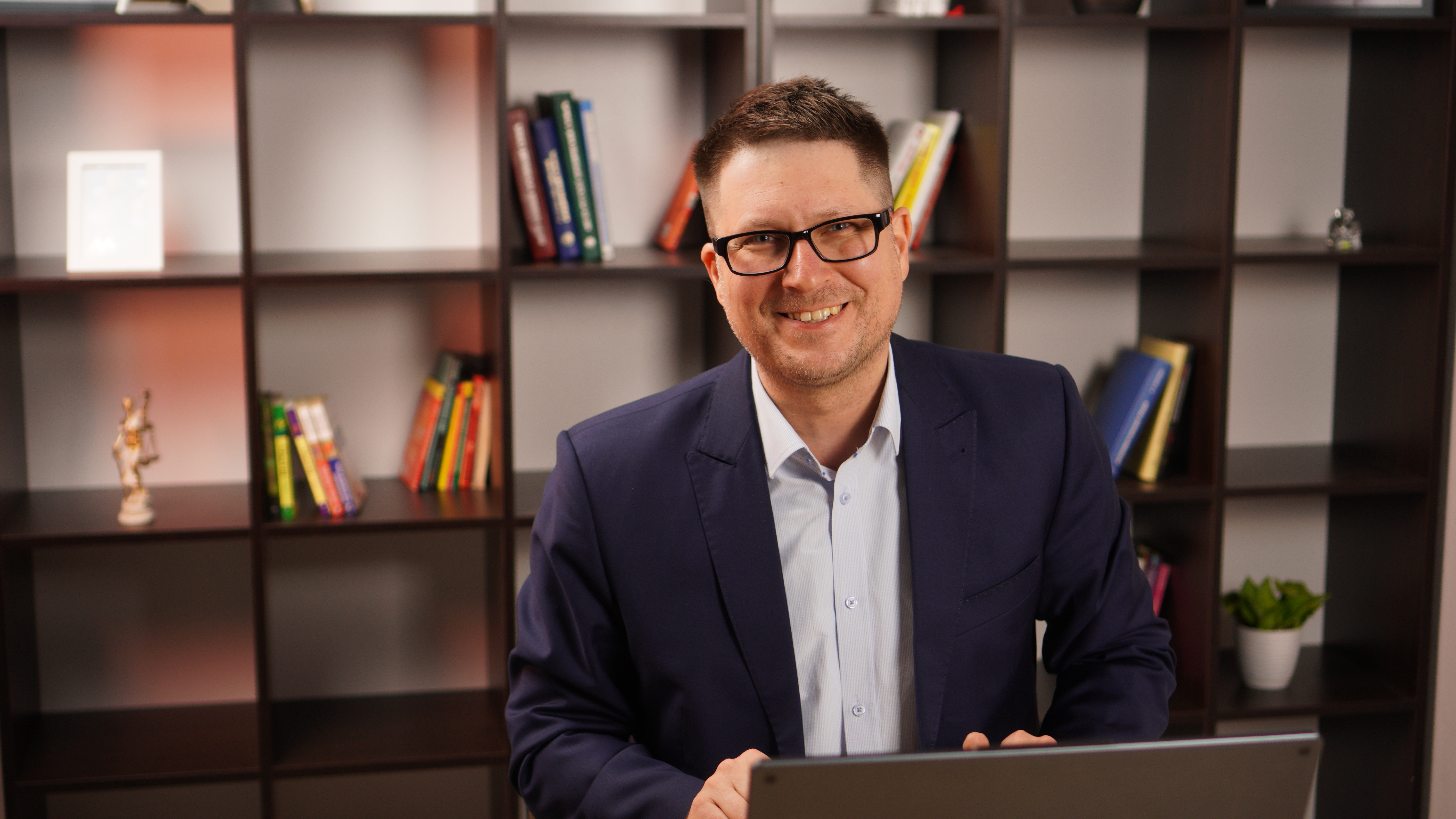 Илья Латышев — заместитель директора, партнер, юрист БиЭлБи